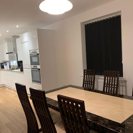 Brand New Entire 4 Bed House Multiple Free Parking Early Check-In Late Check- Out Allowed South Ockendon Exterior photo
