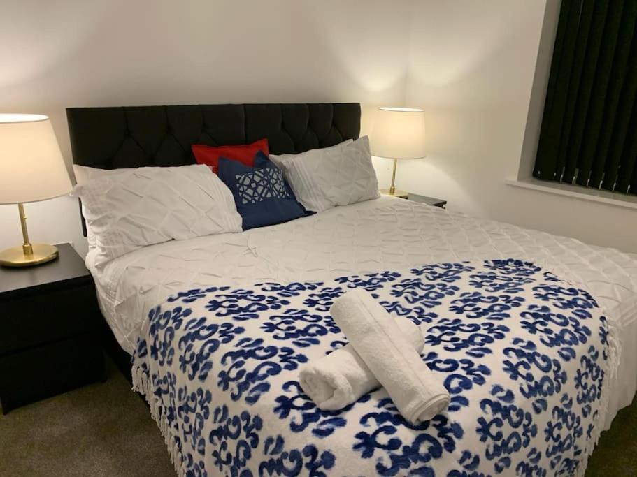 Brand New Entire 4 Bed House Multiple Free Parking Early Check-In Late Check- Out Allowed South Ockendon Exterior photo