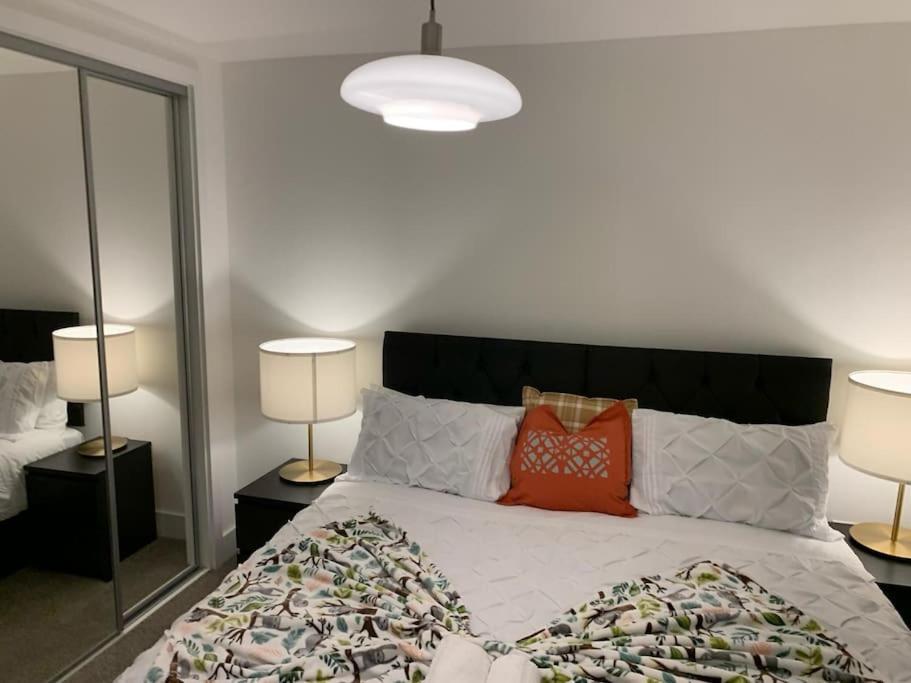 Brand New Entire 4 Bed House Multiple Free Parking Early Check-In Late Check- Out Allowed South Ockendon Exterior photo