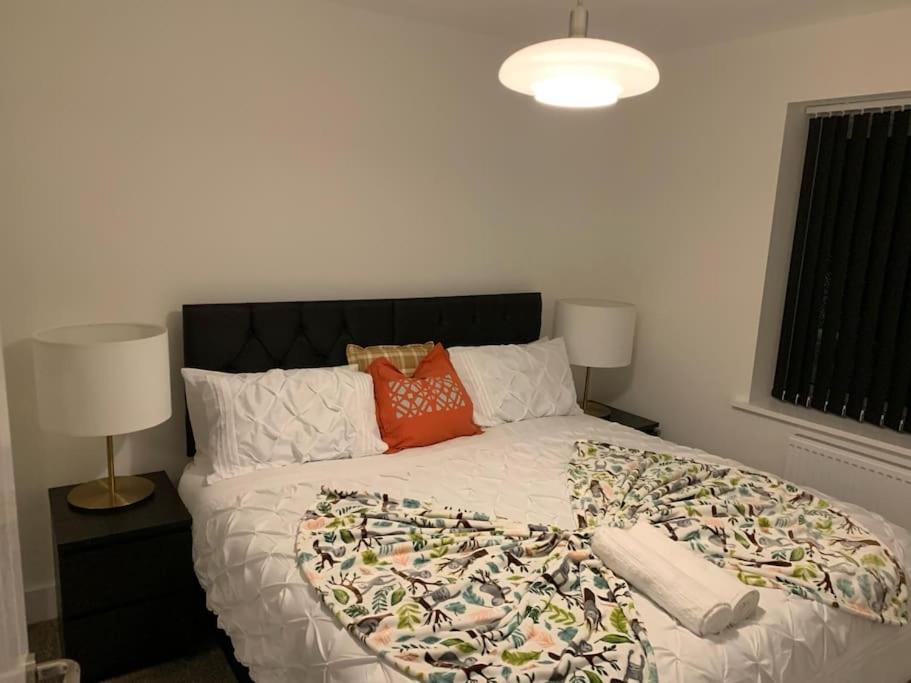 Brand New Entire 4 Bed House Multiple Free Parking Early Check-In Late Check- Out Allowed South Ockendon Exterior photo